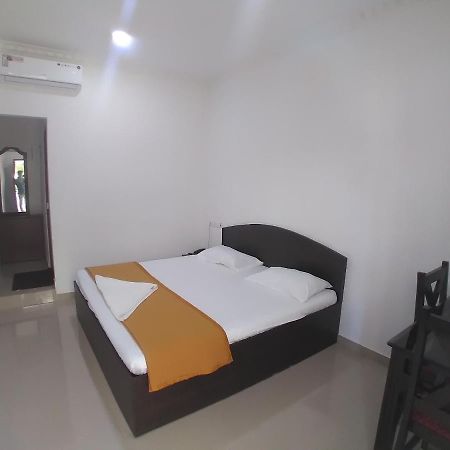 Thabasiya Resorts Kuzhittura Bagian luar foto