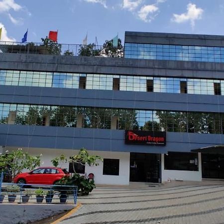 Thabasiya Resorts Kuzhittura Bagian luar foto