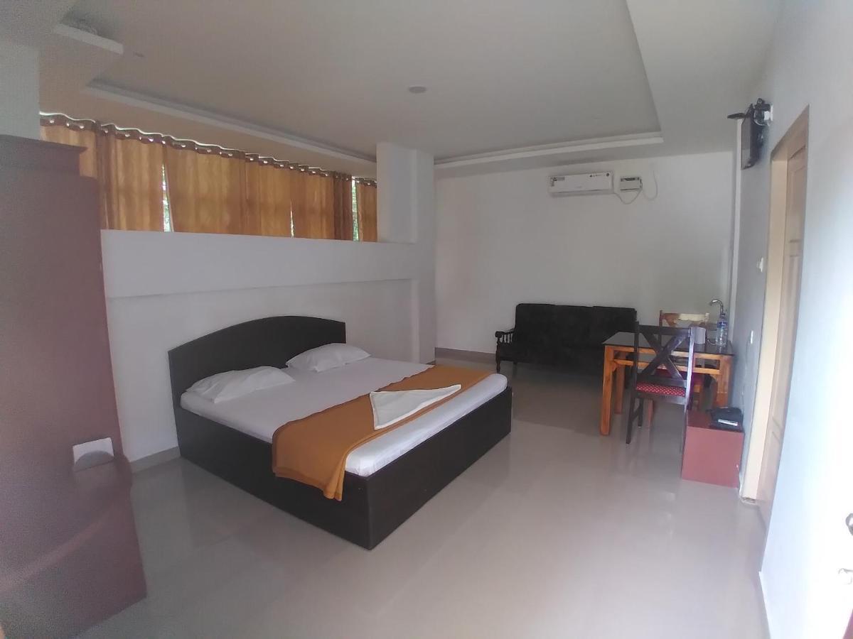 Thabasiya Resorts Kuzhittura Bagian luar foto