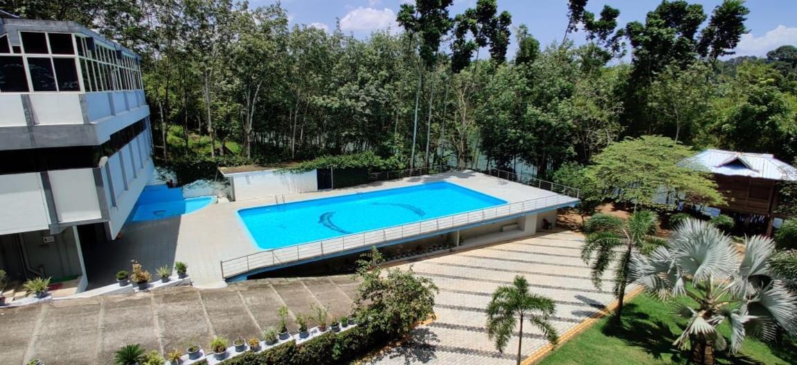 Thabasiya Resorts Kuzhittura Bagian luar foto